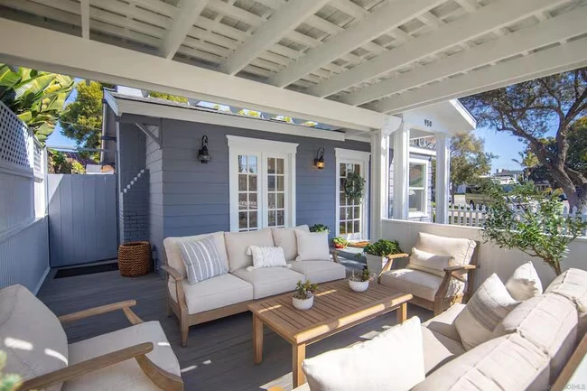 950 Olive Ave Coronado, CA 92118 photo 4