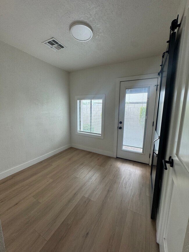 1006 N 12th St Phoenix, AZ 85006 photo 5