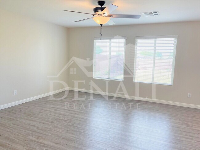 7826 S Peppertree Dr photo 5