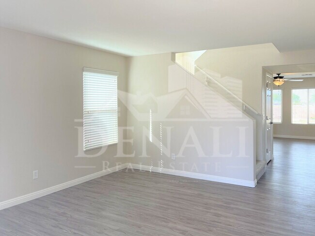 7826 S Peppertree Dr photo 2
