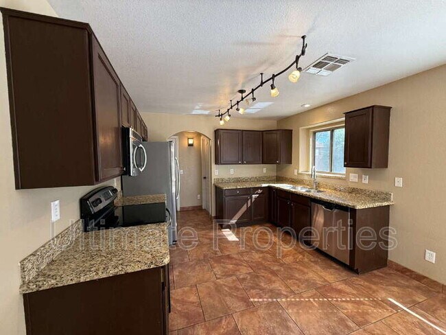 11171 W Edgemont Ave Avondale, AZ 85392 photo 4