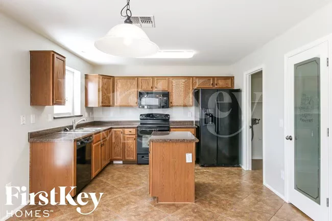 38240 N Sandy Dr San Tan Valley, AZ 85140 photo 4
