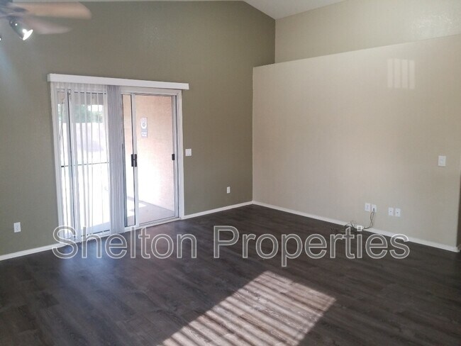 16105 W Hadley St Goodyear, AZ 85338 photo 4