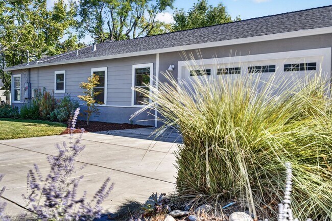 2907 Eccleston Ave photo 5
