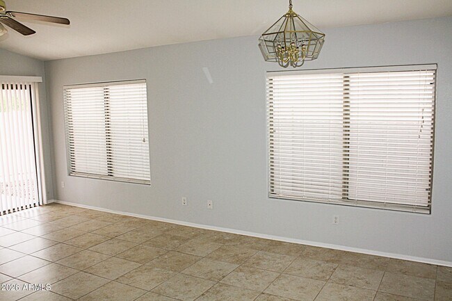 13232 W Desert Ln Surprise, AZ 85374 photo 2