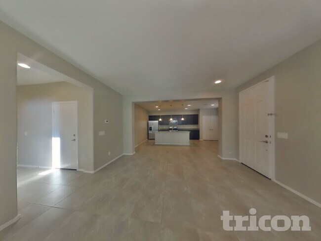 323 N 56th Pl Mesa, AZ 85205 photo 4