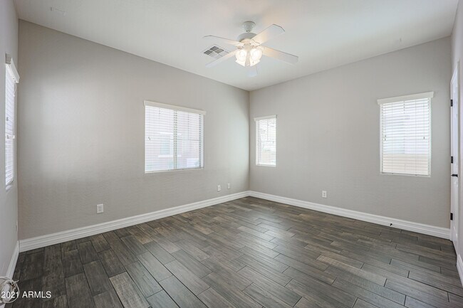 22076 N 103rd Ln Peoria, AZ 85383 photo 4