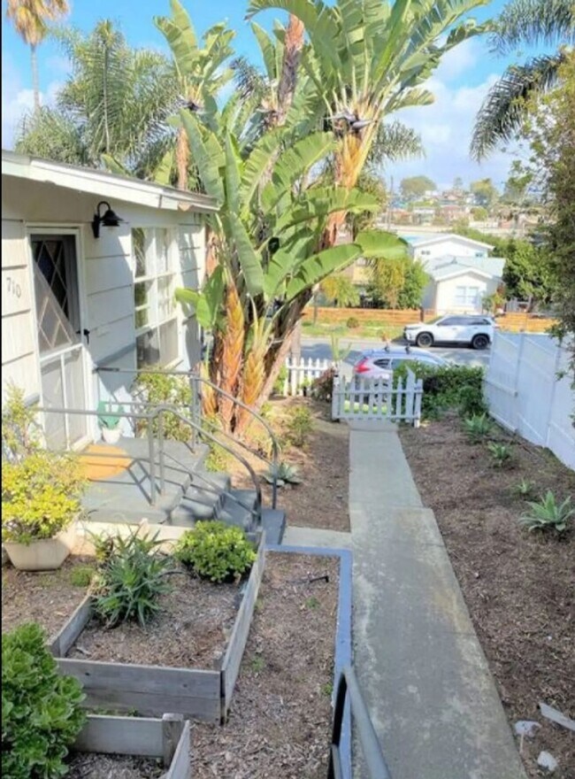712 3rd St Encinitas, CA 92024 photo 2