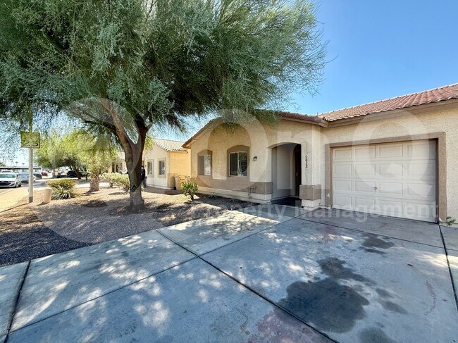 6832 N 81st Dr Glendale, AZ 85303 photo 2