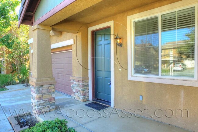 31125 Hidden Lake Rd Murrieta, CA 92563 photo 4