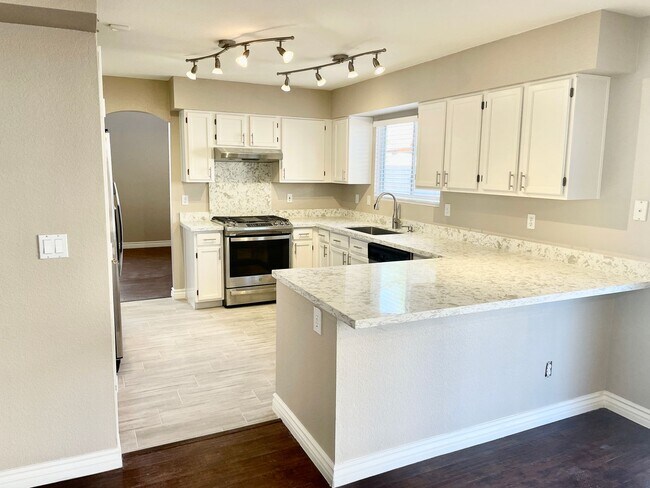 3358 E Windsong Dr Phoenix, AZ 85048 photo 3