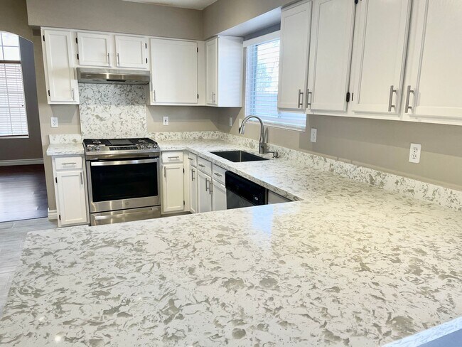 3358 E Windsong Dr Phoenix, AZ 85048 photo 5