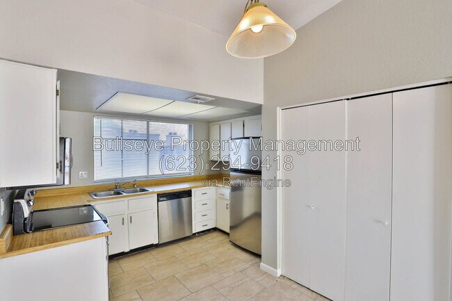 1540 W Mercer Ln Phoenix, AZ 85029 photo 4