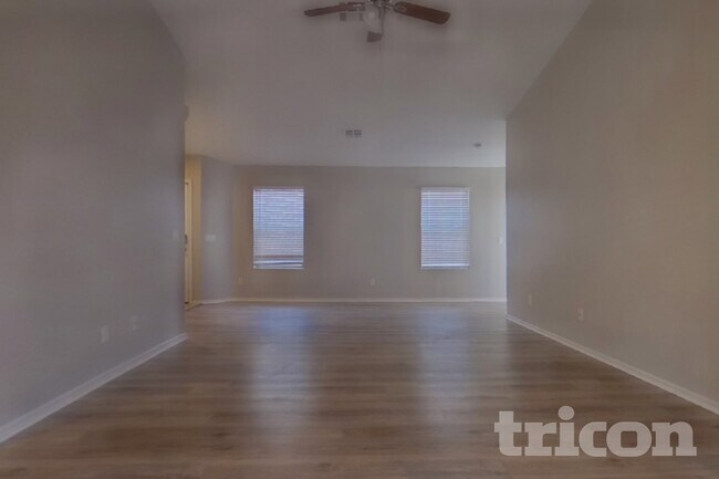 23141 W Ashleigh Marie Dr photo 2