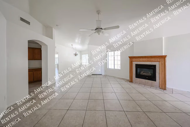 13182 W Cypress St Goodyear, AZ 85395 photo 4
