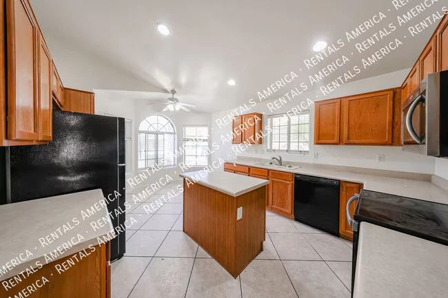 13182 W Cypress St Goodyear, AZ 85395 photo 5