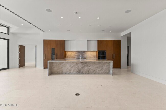 6587 N Palmeraie Blvd Paradise Valley, AZ 85253 photo 5