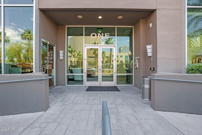 1 E Lexington Ave Phoenix, AZ 85012 photo 3