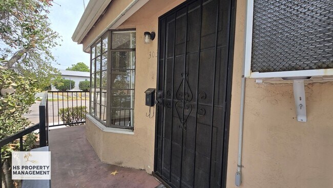 303 Palm Ave El Cajon, CA 92020 photo 4