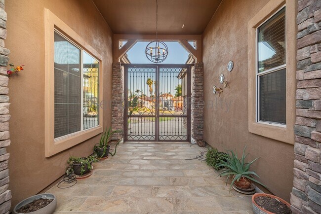 452 E Mead Dr Chandler, AZ 85249 photo 3