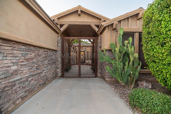 452 E Mead Dr Chandler, AZ 85249 photo 2