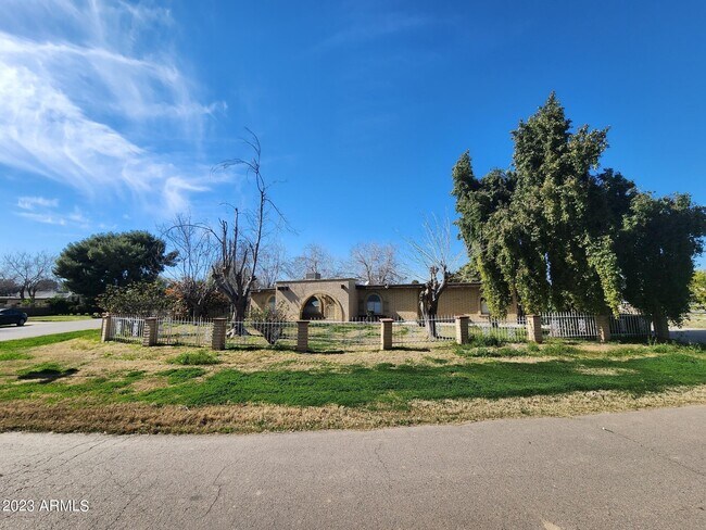 802 N Alzora Way Tolleson, AZ 85353