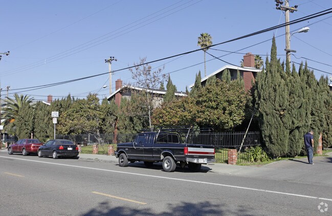 3BR/1BA Apartment on Dixon Street · Hayward photo 3