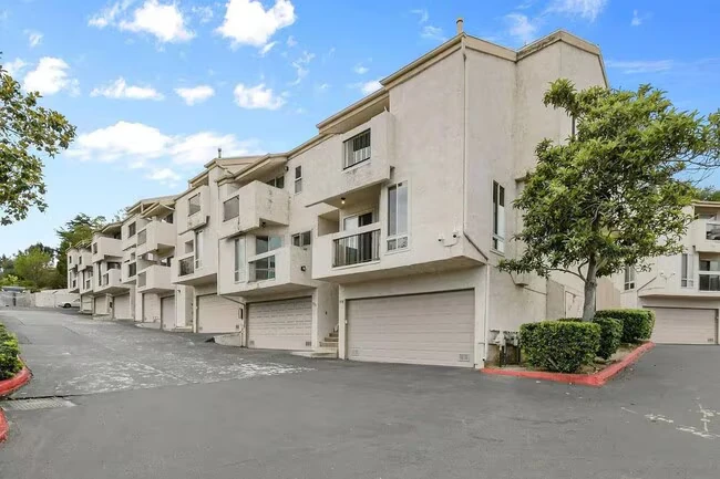 354 S Travelodge Dr El Cajon, CA 92020 photo 2