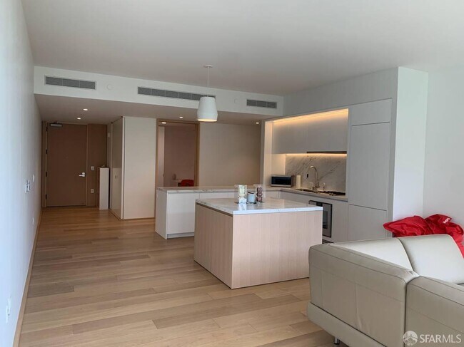 1BR/1BA Condo on Steuart Ln · San Francisco