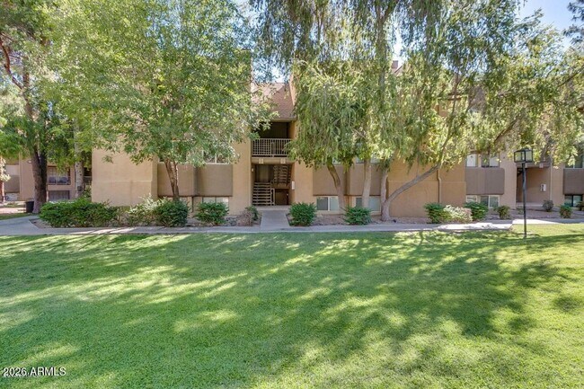18811 N 19th Ave Phoenix, AZ 85027 photo 2