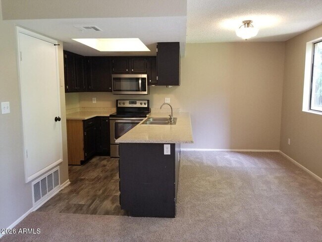18811 N 19th Ave Phoenix, AZ 85027 photo 5
