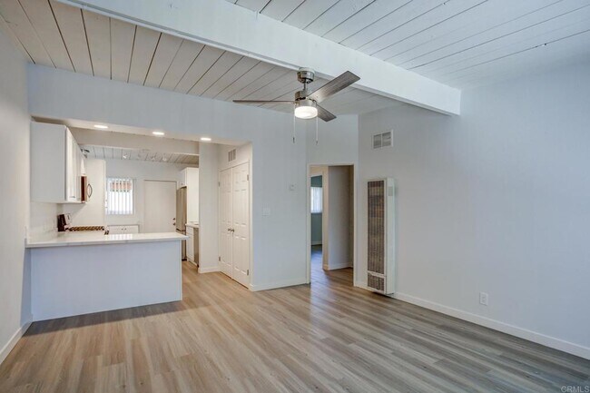 956 W 10th Ave Escondido, CA 92025 photo 2