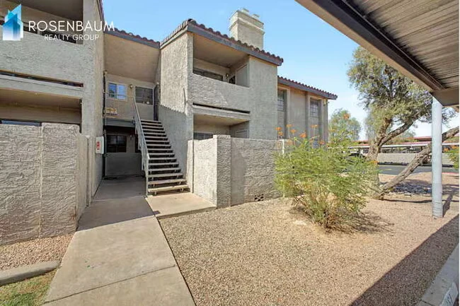 533 W Guadalupe Rd Mesa, AZ 85210 photo 2