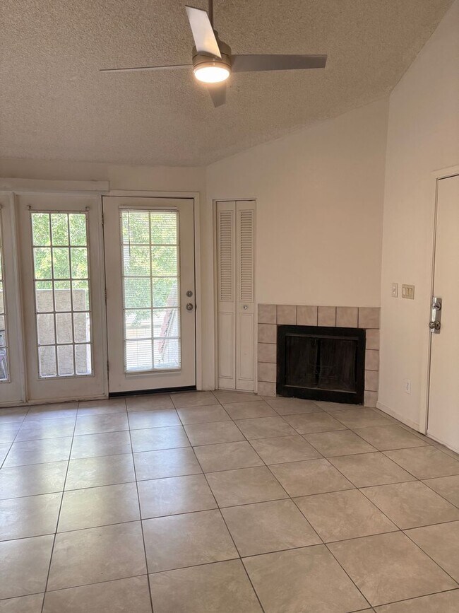 30 E Brown Rd Mesa, AZ 85201 photo 2