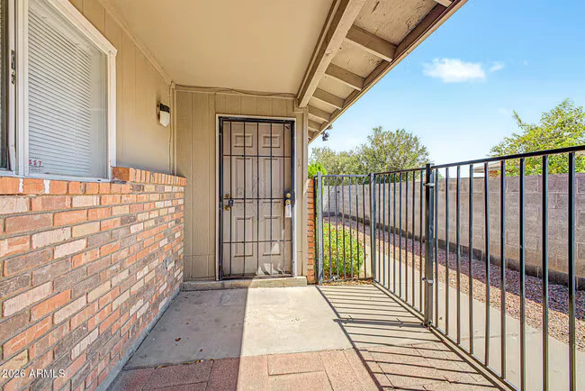 2931 E Beck Ln Phoenix, AZ 85032 photo 2