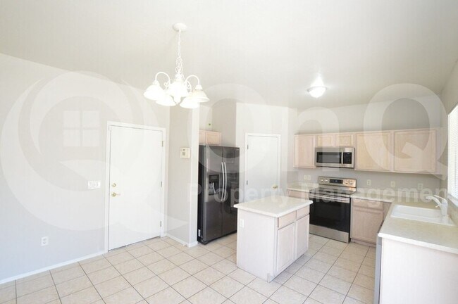 3918 W Arlington Cir Phoenix, AZ 85041 photo 5