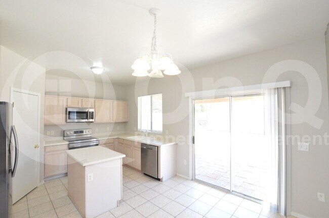 3918 W Arlington Cir Phoenix, AZ 85041 photo 4