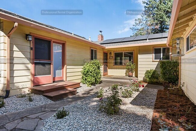 4747 Montgomery Dr photo 5