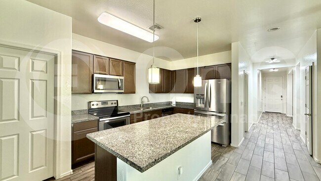 8924 N 102nd Ln Peoria, AZ 85345 photo 4