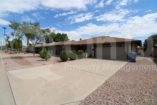 401 E Carter Dr Tempe, AZ 85282 photo 2
