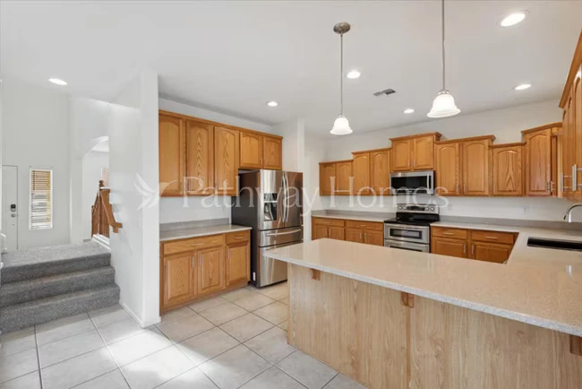 17762 W Watson Ln Surprise, AZ 85388 photo 4