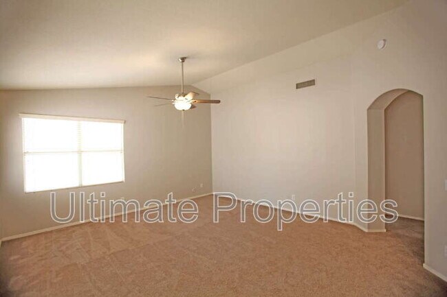 9625 W Mary Ann Dr Peoria, AZ 85382 photo 4