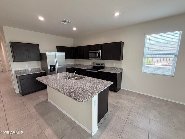 18609 W Bronco Trl Wittmann, AZ 85361 photo 5