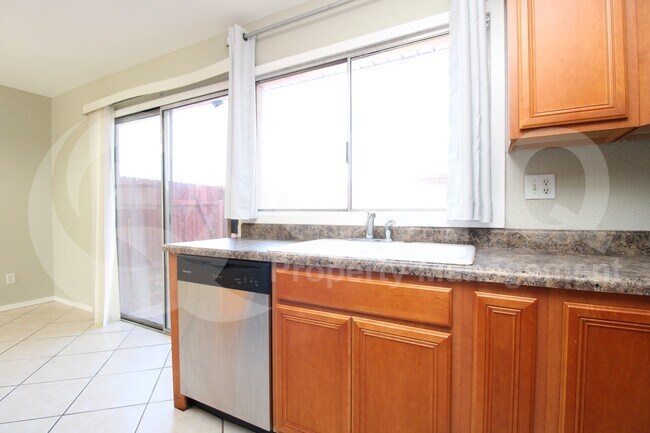 5012 S Kenneth Pl Tempe, AZ 85282 photo 4