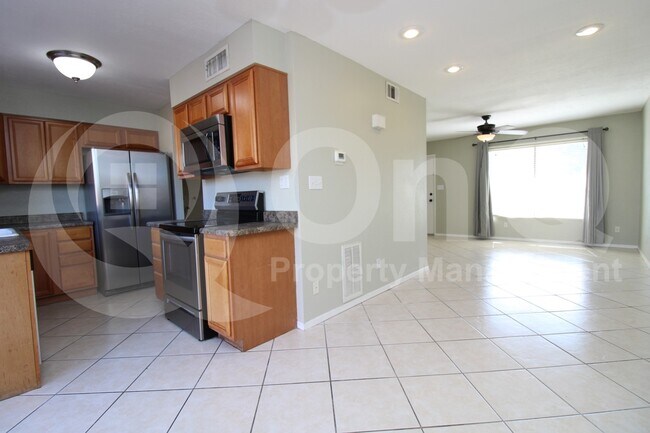 5012 S Kenneth Pl Tempe, AZ 85282 photo 5