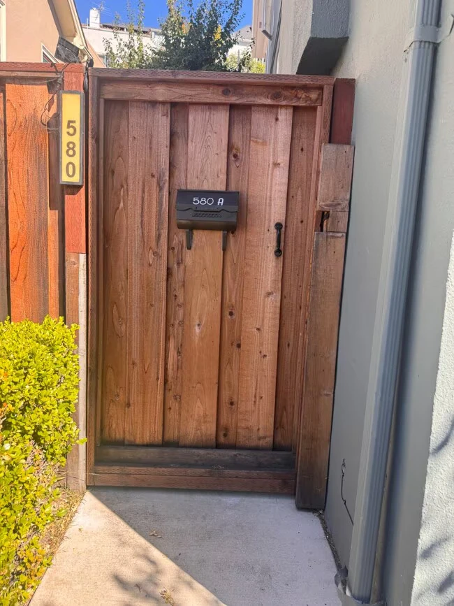 580 Wesley Ave Oakland, CA 94606 photo 4