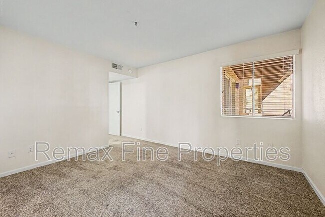4704 E Paradise Village Pkwy N Phoenix, AZ 85032 photo 3