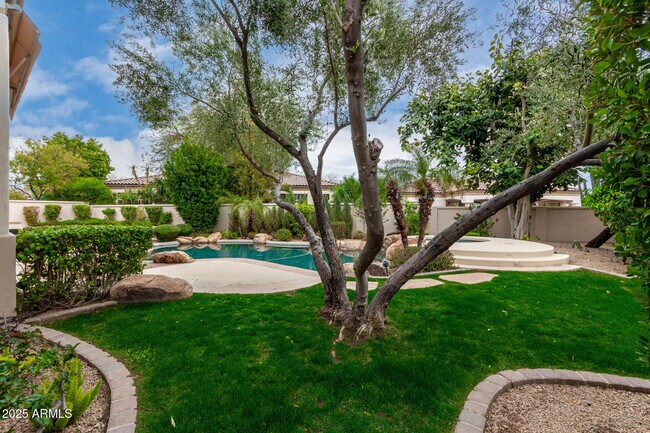 8317 E Feathersong Ln Scottsdale, AZ 85255 photo 5