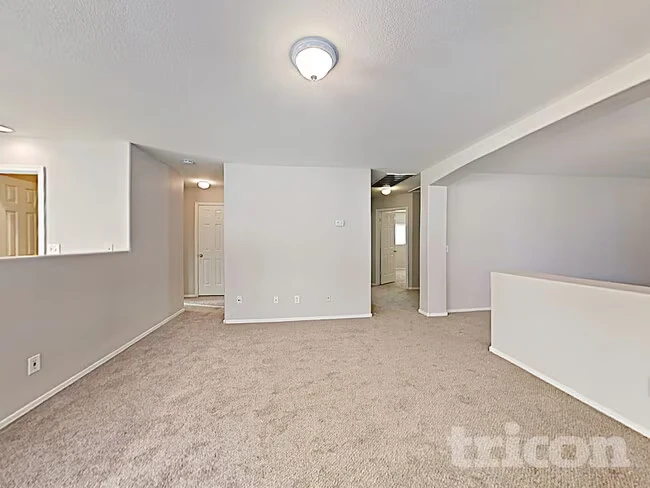 5013 S 24th Ave Phoenix, AZ 85041 photo 5