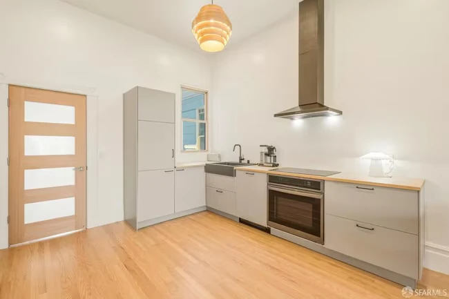 519 Capp St San Francisco, CA 94110 photo 2